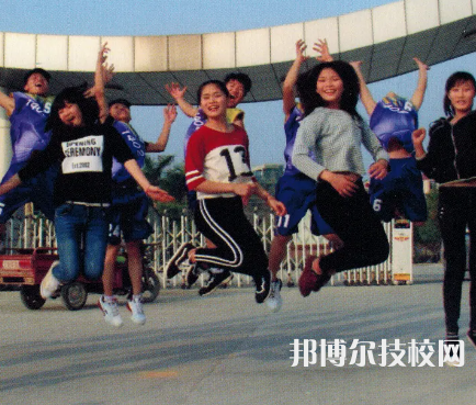 南寧武鳴區(qū)職業(yè)技術(shù)學(xué)校2023年招生辦聯(lián)系電話