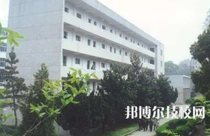 南寧水電技工學(xué)校2023年宿舍條件