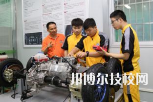 萍鄉(xiāng)湘東職業(yè)中等專業(yè)學(xué)校2023年有哪些專業(yè)