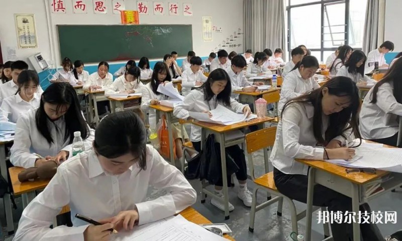 湖南曙光電子信息職業(yè)技術(shù)學(xué)校2023年怎么樣、好不好