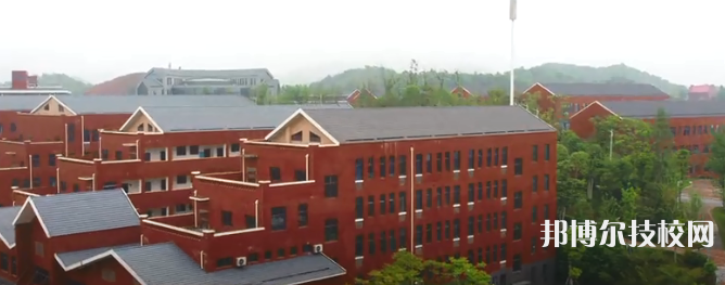 湖南省陶瓷技師學(xué)院2023年招生辦聯(lián)系電話
