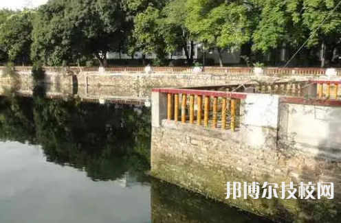 欽州合浦師范學(xué)校2023年招生辦聯(lián)系電話