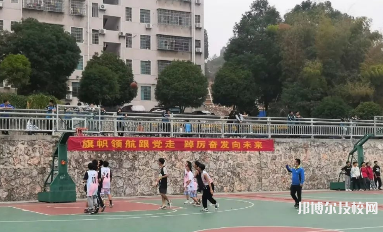 漣源工貿(mào)職業(yè)中等專業(yè)學(xué)校2023年招生辦聯(lián)系電話