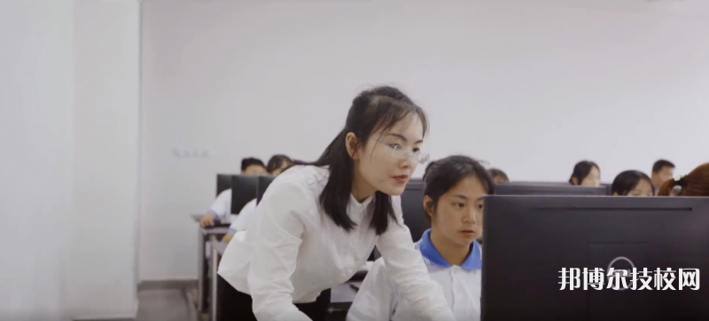 新晃職業(yè)中等專業(yè)學(xué)校2023年宿舍條件
