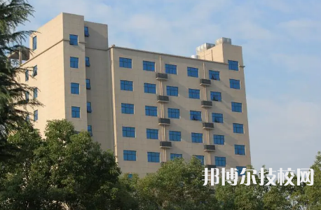 鷹潭工業(yè)中等專業(yè)學(xué)校是中專還是技校（中專鷹潭工業(yè)中等專業(yè)學(xué)校）