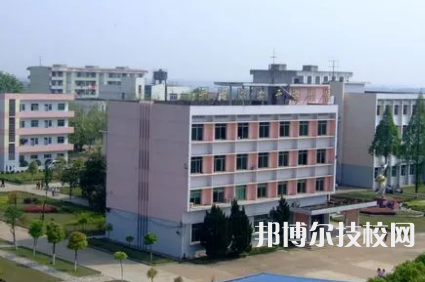 鷹潭應(yīng)用工程學(xué)校是中專還是技校（中專江西鷹潭應(yīng)用工程學(xué)校）
