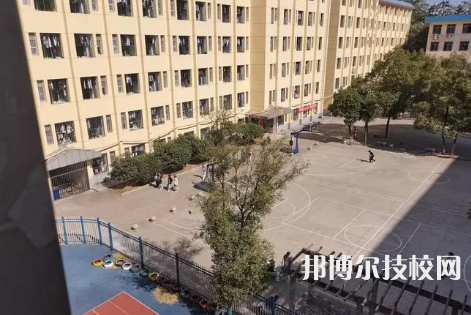 新余新興產(chǎn)業(yè)工程學(xué)校是中專(zhuān)還是技校（新余新興產(chǎn)業(yè)工程學(xué)校）