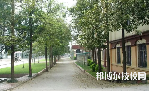 內(nèi)江鐵路機(jī)械學(xué)校是中專還是大專（內(nèi)江鐵路機(jī)械學(xué)校）