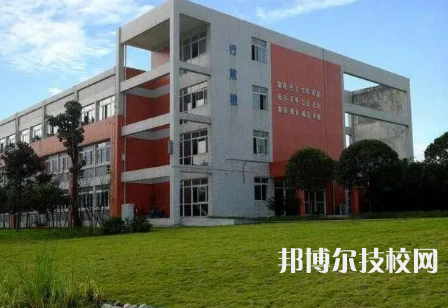 成都育華衛(wèi)校是中專還是大專（成都育華衛(wèi)校）