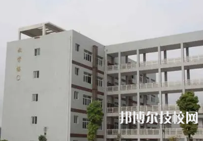 江蘇省啟東職業(yè)教育中心是中專嗎