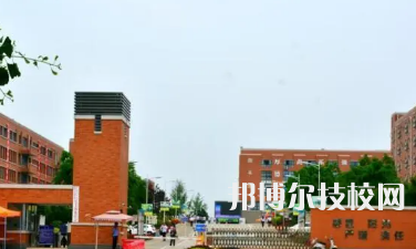 成都交通高級技工學校是中專還是大專（成都交通高級技工學校）