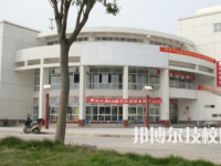 內(nèi)江鐵路機(jī)械學(xué)校是不是中專