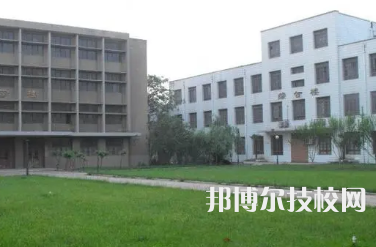 開封市衛(wèi)生學(xué)校是不是中專