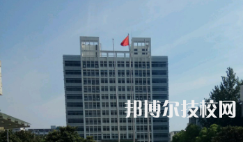 淮北工業(yè)與藝術(shù)學(xué)校是不是中專
