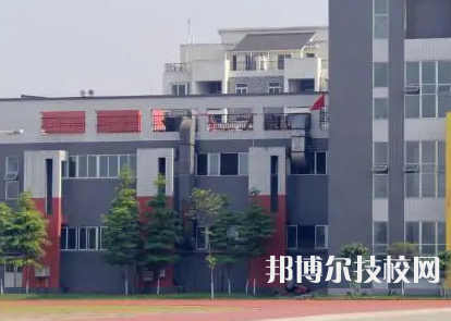 玉溪衛(wèi)生學(xué)校是不是中專
