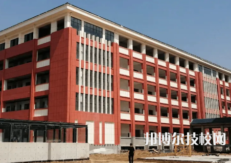 貴陽市城鄉(xiāng)建設(shè)學(xué)校是不是中專