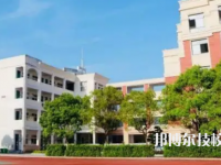 安徽建設學校是不是中專