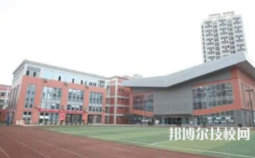 重慶藝術(shù)學校是不是職高