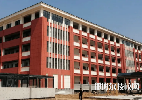 成都圣亞技工學(xué)校是大專還是中專（成都圣亞技工學(xué)校）
