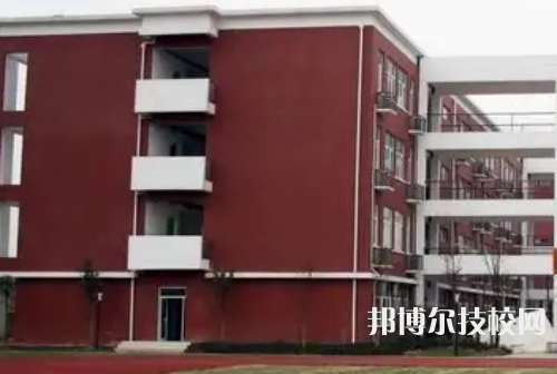 綿陽泛美飛行職業(yè)技術(shù)學(xué)校是大專還是中專（綿陽泛美飛行職業(yè)技術(shù)學(xué)校）