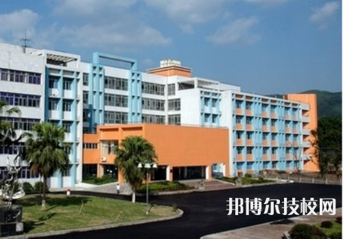 成都中山職業(yè)技術(shù)學(xué)校是大專還是中專（成都中山職業(yè)技術(shù)學(xué)校）