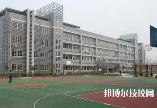 眉山衛(wèi)生職業(yè)技術(shù)學(xué)校是大專還是中專（眉山衛(wèi)生職業(yè)技術(shù)學(xué)校）