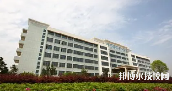 湖南婁底技師學(xué)院是中專還是大專(湖南婁底技師學(xué)院)