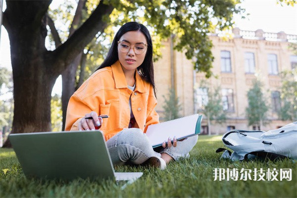 2023年荊州初三畢業(yè)可以上的公辦中專學(xué)校名單匯總