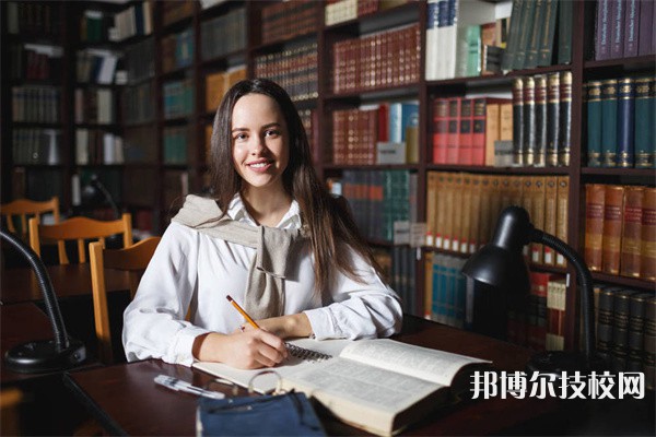 2023年巴音郭楞初三畢業(yè)可以上的公辦中專(zhuān)學(xué)校名單匯總