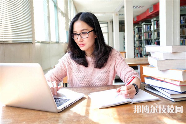 2023年黔南初三畢業(yè)可以上的公辦職業(yè)中學名單匯總