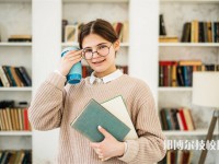 婁底工貿(mào)職業(yè)中專學(xué)校2025年招生的專業(yè)有哪些